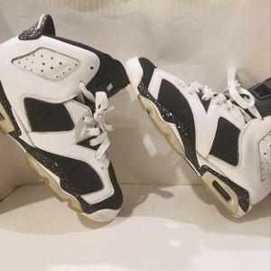 Big kids Jordan Air 6 Retro GS black and white 'oreo' youth size 4.5 384665-101